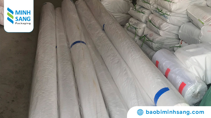 cuon-nilon-cat-may-cong-nghiep-2 Cuộn nilon ứng dụng trong ngành may mặc, giày da, túi xách, nệm, rèm cửa